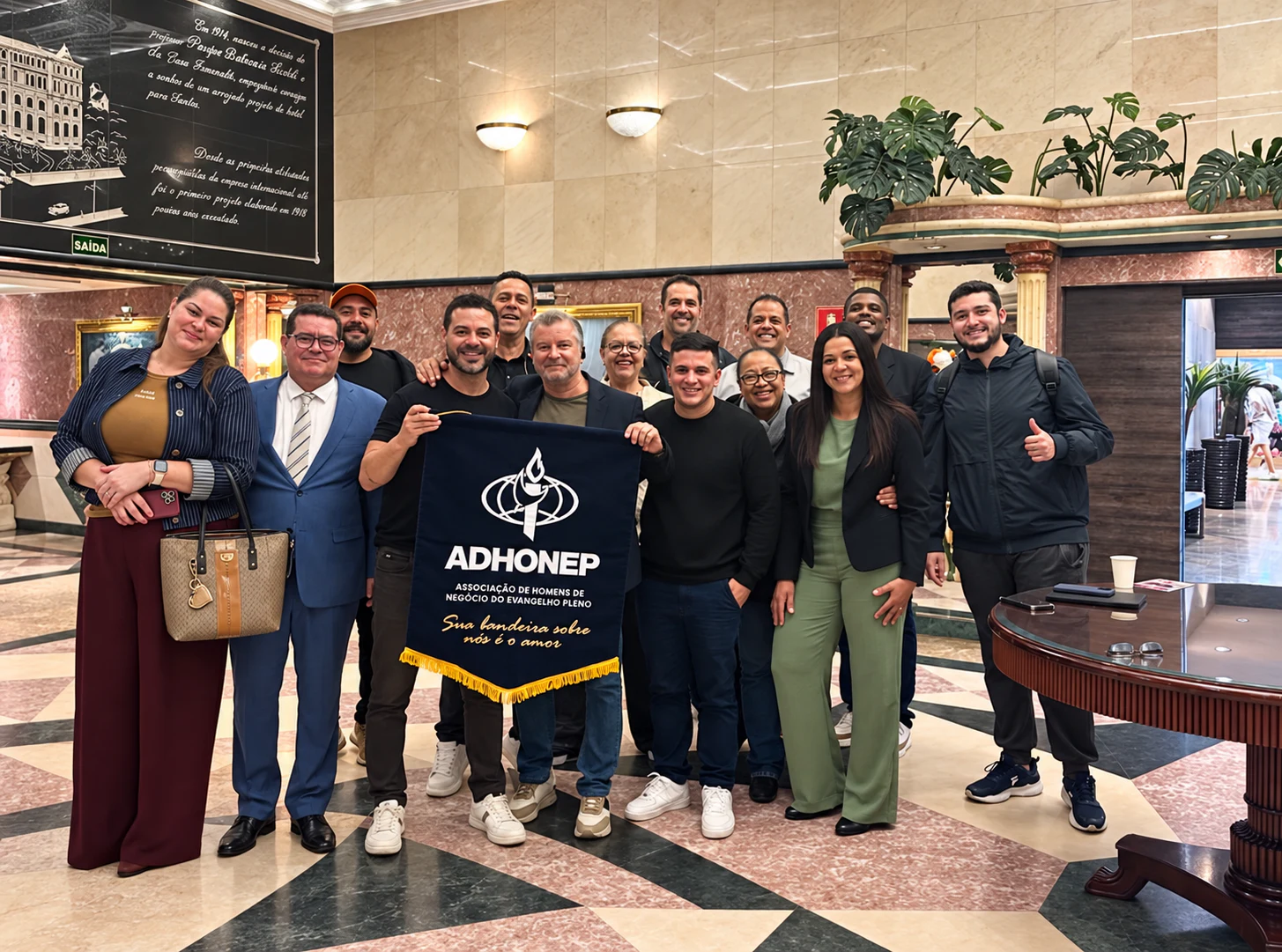 Participantes da ADHONEP em encontro empresarial