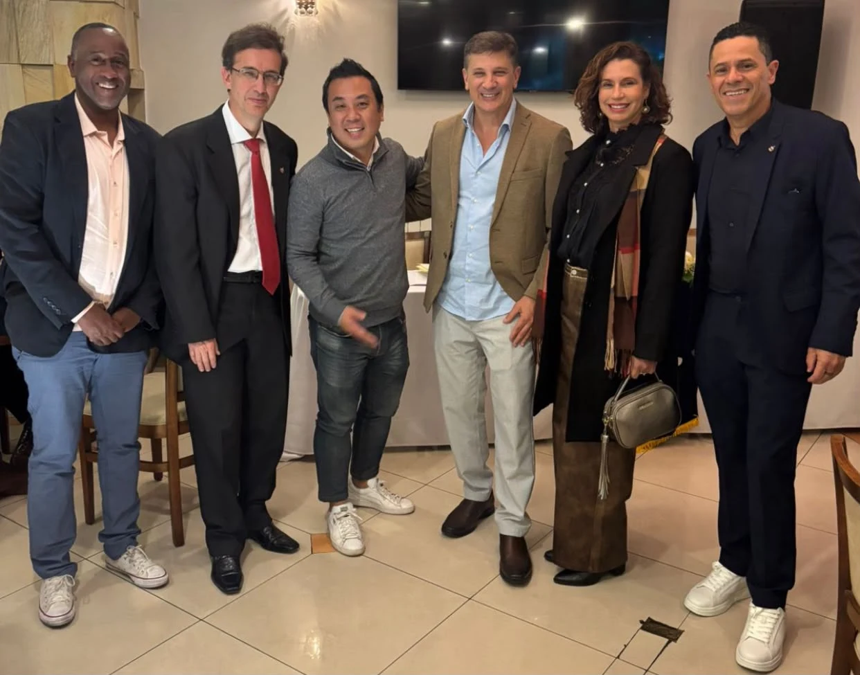 Participantes reunidos durante encontro da ADHONEP no Vale do Paraíba